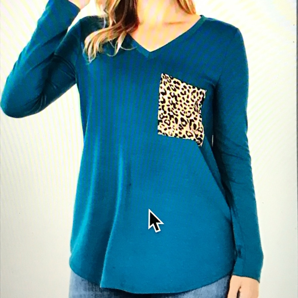 Leopard Pocket Teal Tunic by Zenana/V-Neck Size Large
